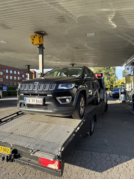 Jeep på autotransporter
